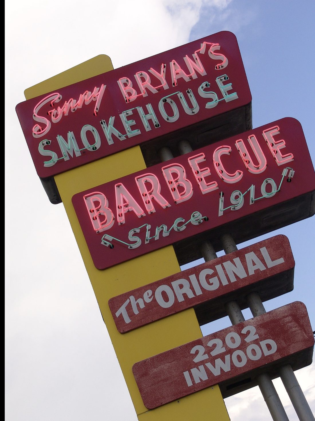 Sonny Bryan's Smokehouse neon sign, the original Dallas location on Inwood Road